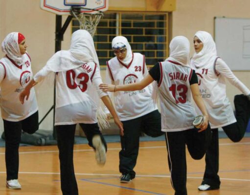 பெண்கள் பள்ளிகளில் 590 விளையாட்டு அரங்குகள் அமைக்க திட்டம்