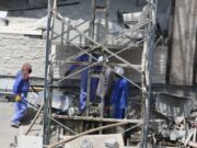 கோடை வெயில்: ஓமனில் மதிய நேரத்தில் தொழிலாளர்களை வேலைக்கு அமர்த்தக் கூடாது! – தொழிலாளர் அமைச்சகம் எச்சரிக்கை