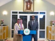 சவூதி அரேபியா நடத்தும் 2030 உலகக் கண்காட்சியின் முயற்சிக்கு தனது நாட்டின் ஆதரவை தெரிவித்த சோமாலியா அமைச்சர்.