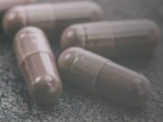 போதைப்பொருள் வைத்திருந்தால் 5 ஆண்டுகள் சிறை மற்றும் 30,000 ரியால் அபராதம்.