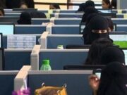 10,000 ரியால்களுக்கு மேல் சம்பாதிக்கும் 965,000 ஊழியர்கள்.