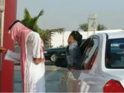 ATM இயந்திரத்தில் கார்டு சிக்கினால் என்ன செய்ய வேண்டும்?