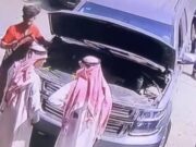 உரிமையாளர் முன்னிலையில் கார் திருடும் வீடியோ வைரலானதை அடுத்து, திருடன் போலீஸாரால் கைது.