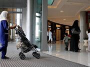 சொந்த நாட்டு வேலையாட்களை வேலைக்கு அமர்த்த அமர்த்துவதில் கட்டுப்பாடு.