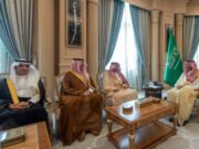 ஊடகத்துறை அமைச்சருடன் ஆலோசனை பேச்சுவார்த்தை நடத்தினார் மதீனா கவர்னர்.