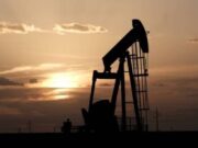 சவூதி அரேபியா தன்னார்வ எண்ணெய் உற்பத்தி குறைப்பை 2024 வரை நீட்டிக்கிறது.