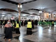 ரமலானில் நபிகள் நாயகம் மசூதிக்கு சேவை செய்ய தன்னார்வலர்கள் 350,000 மணி நேரம் அர்ப்பணிப்பு.