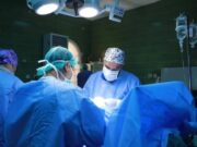 உம்ரா மேற்கொள்ளும் போது மாரடைப்பு ஏற்பட்ட பாகிஸ்தான் பயணியை காப்பாற்றிய மக்கா மருத்துவக் குழு.