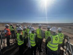 NEOM இன் பணியாளர்களின் எண்ணிக்கை அடுத்த ஆண்டிற்குள் 2 லட்சத்தை தாண்டும் என எதிர்பார்க்கப்படுகிறது.