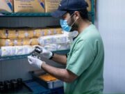 ஹஃபர் அல்-பாடினில் உணவு நச்சுத்தன்மை ஏற்பட்டதாக வெளியான புகாரின் காரணமாக வணிக நிறுவனம் மூடப்பட்டுள்ளது.