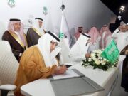 ரியாத்தில் உள்ள நிலக்கீல் நிறத்தை மாற்ற போக்குவரத்து அமைச்சகம் சோதனைகளை மேற்கொண்டு வருகிறது.